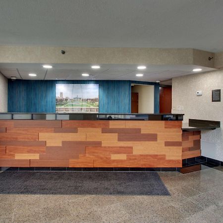 Best Western Plus Indianapolis North At Pyramids Exterior photo