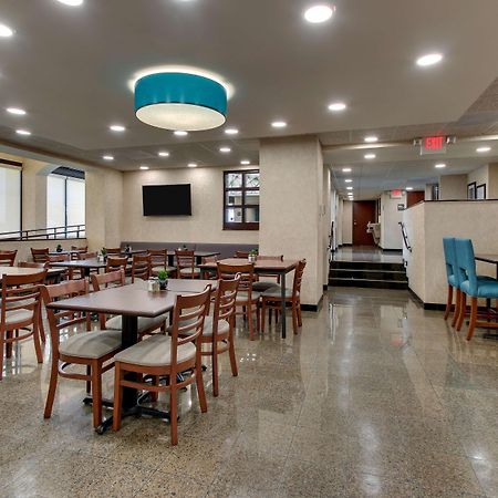 Best Western Plus Indianapolis North At Pyramids Exterior photo