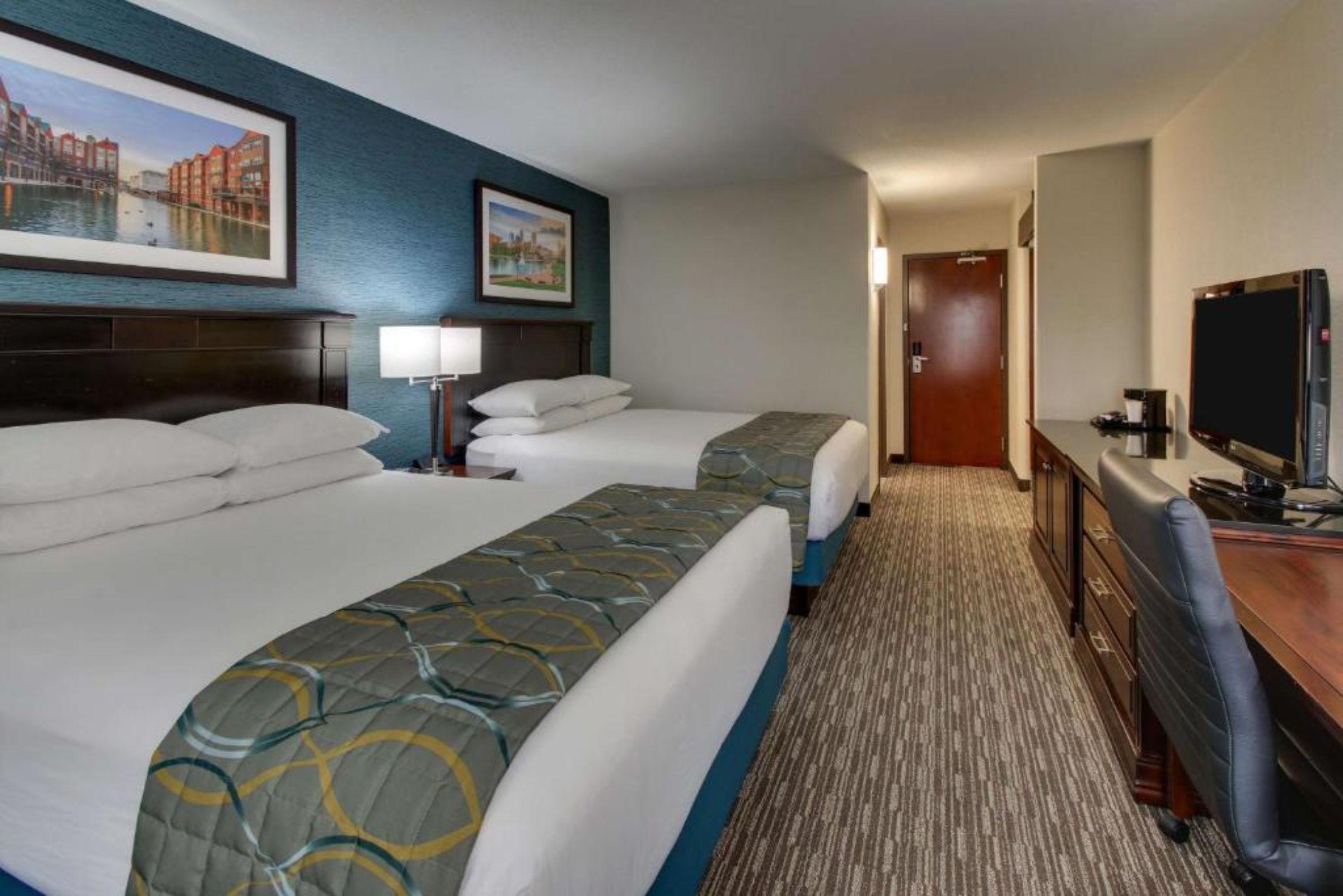 Best Western Plus Indianapolis North At Pyramids Exterior photo