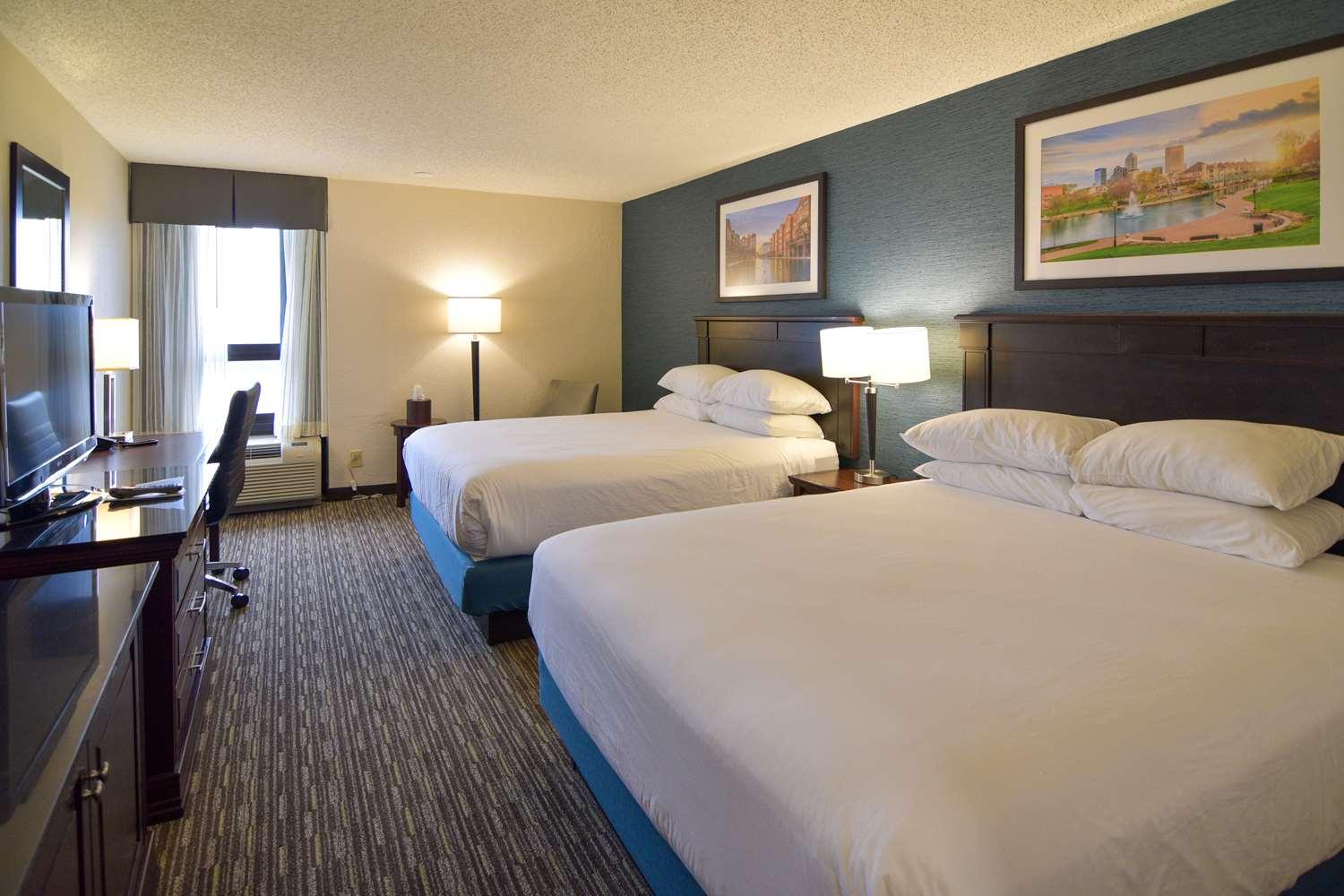 Best Western Plus Indianapolis North At Pyramids Exterior photo