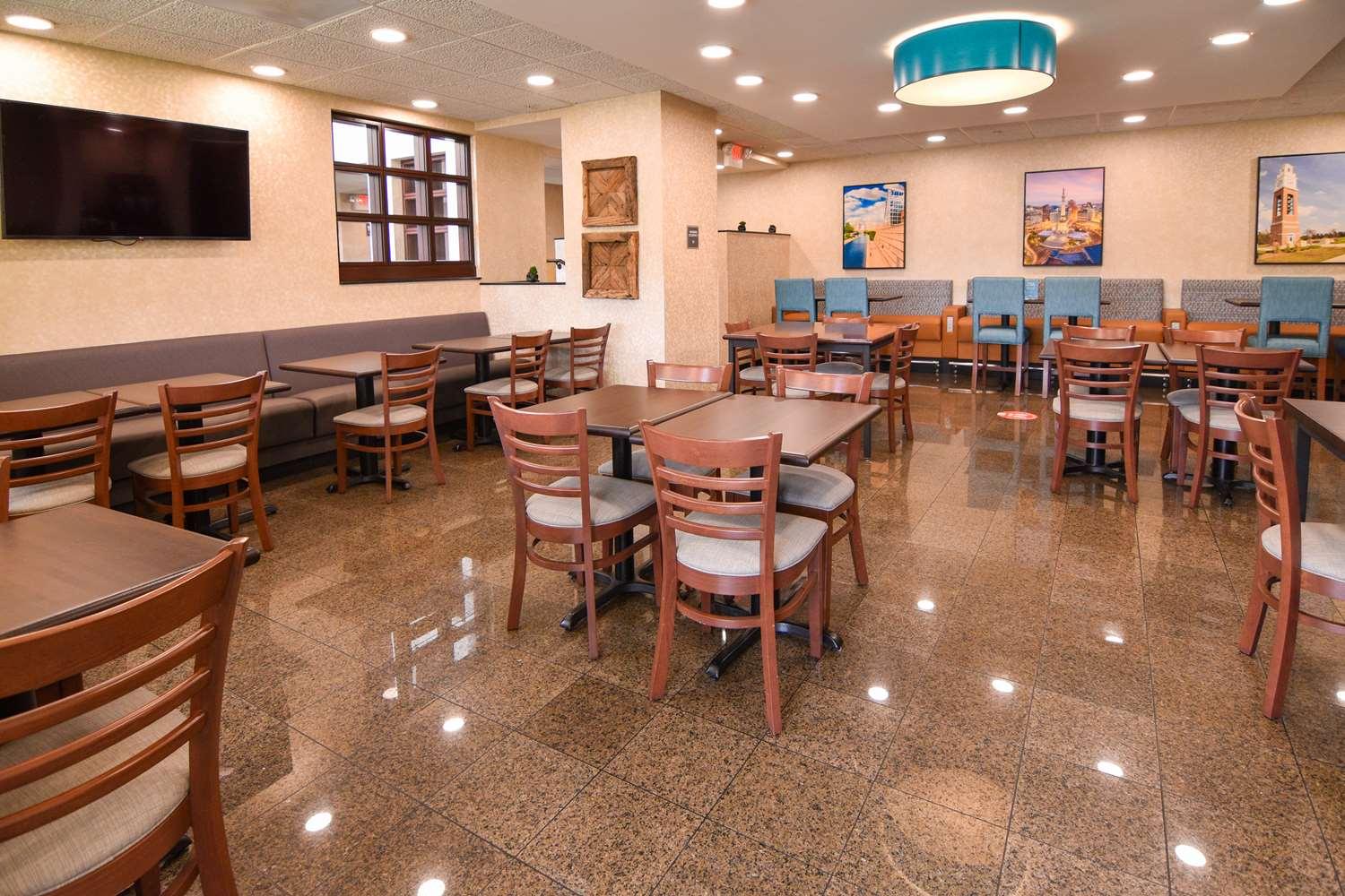 Best Western Plus Indianapolis North At Pyramids Exterior photo